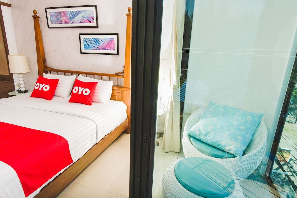 OYO 394 Nana Beach Cha Am Deluxe Double Room, Sea View 5