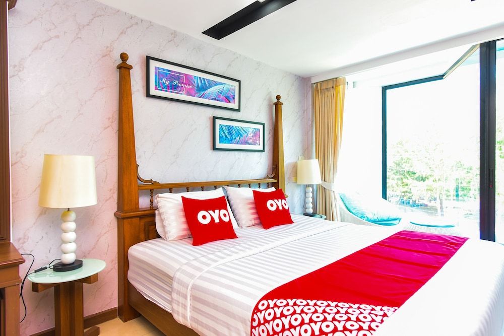 OYO 394 Nana Beach Cha Am Deluxe Double Room, Sea View 2
