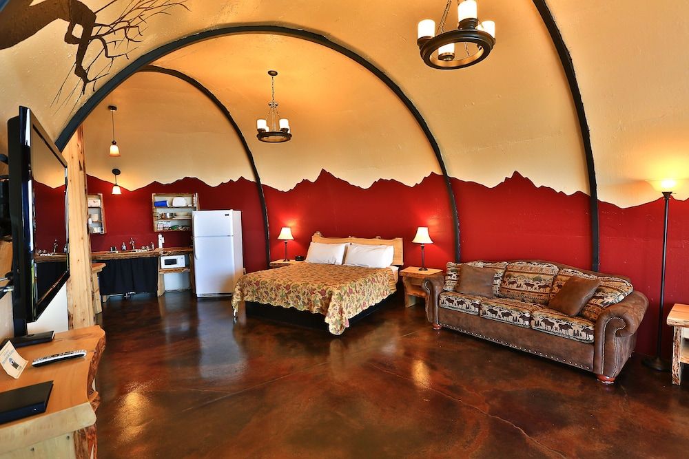The Bear's Den