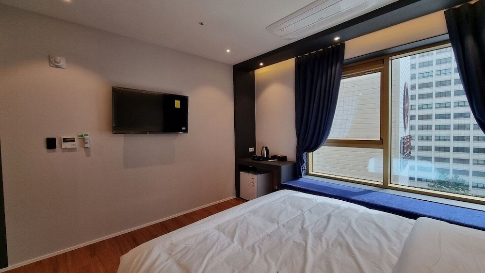 undefined Goldstone Hotel 8