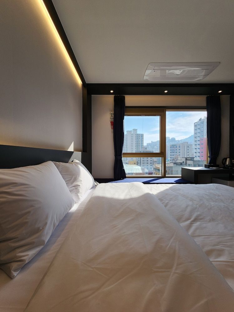 undefined Goldstone Hotel 10