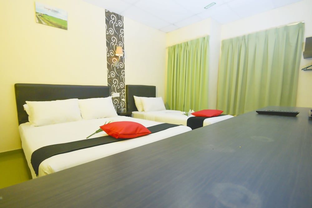 Sastria Hotel Premier Triple Room, Multiple Beds, Non Smoking 2