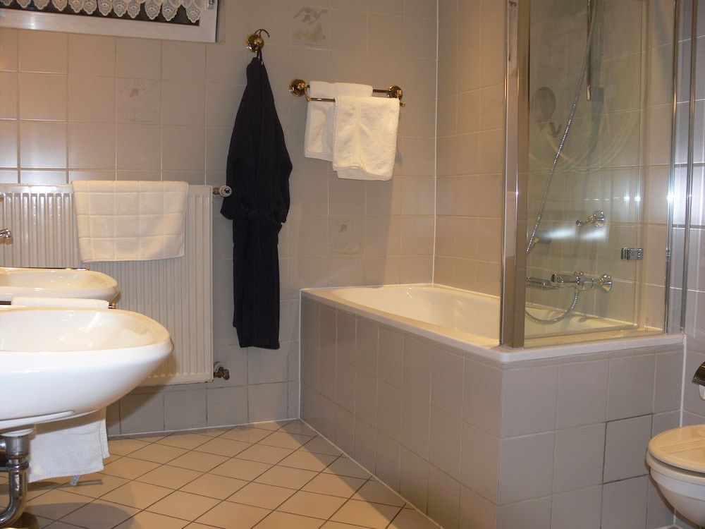 Die Villa Mettmann Comfort Apartment, Garden View 4