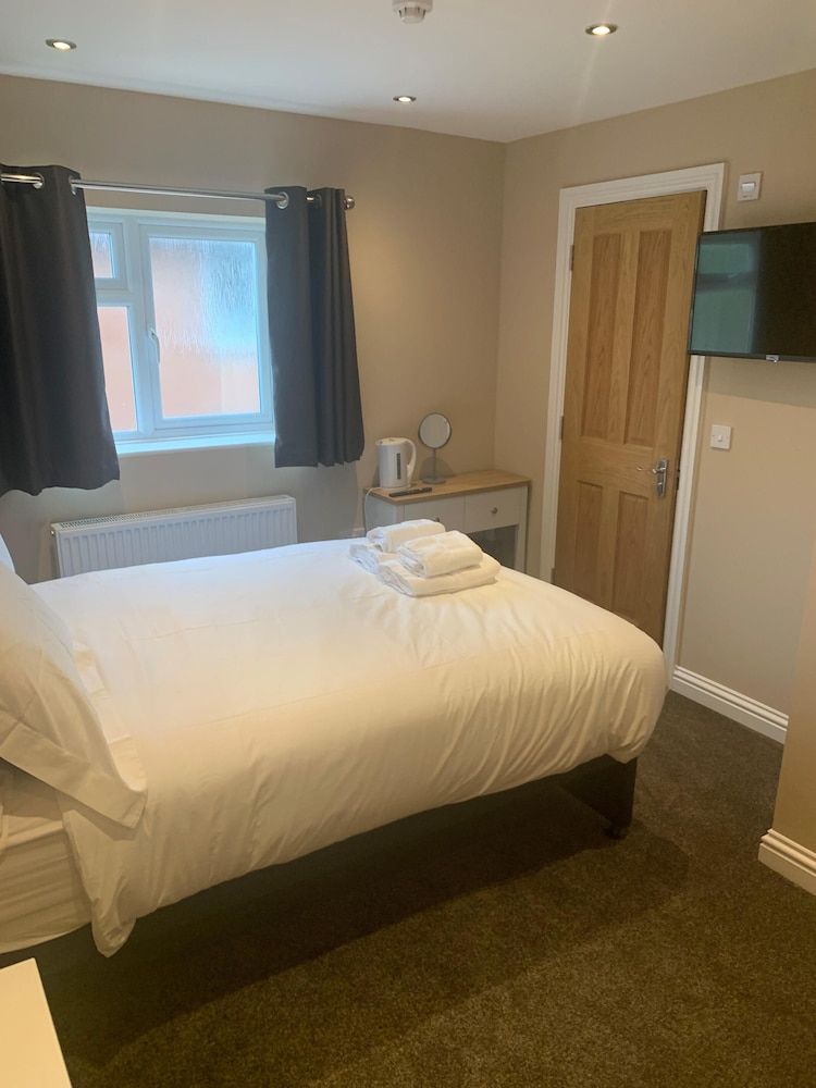 Highfield Coach House Economy Double Room, Ensuite 2