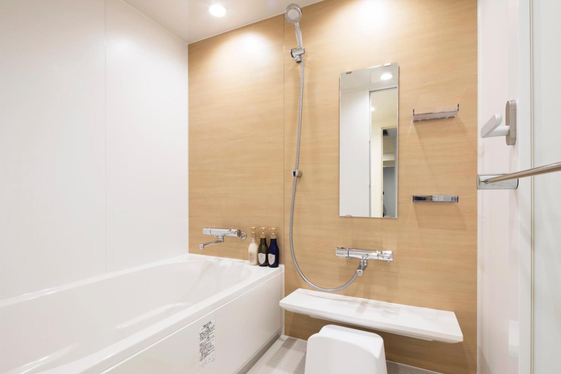 Grand Deluxe Fourth - Non-Smoking - No Room Cleaning Service