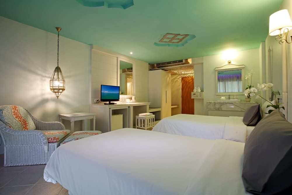 undefined The Verandah 9