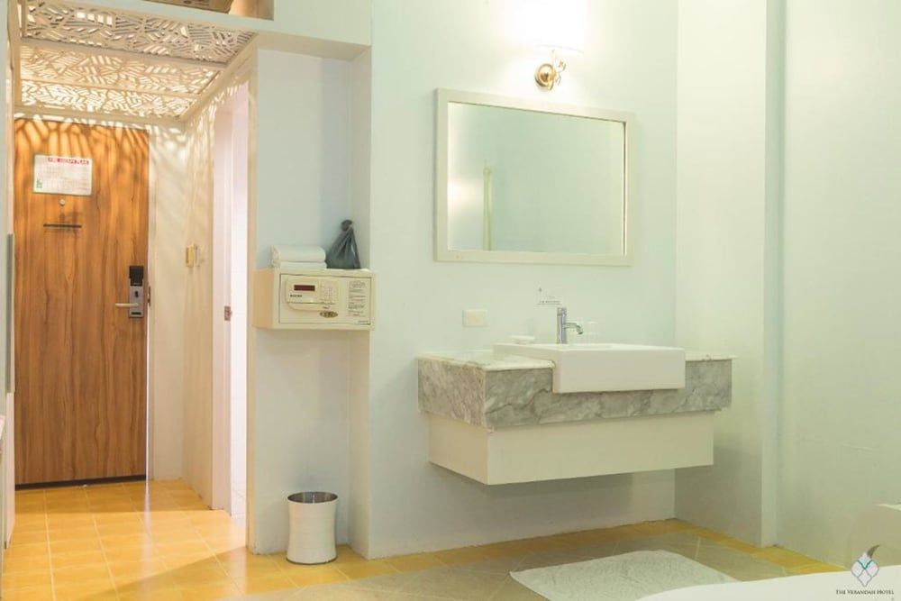 The Verandah Superior Room (Room Only) 14