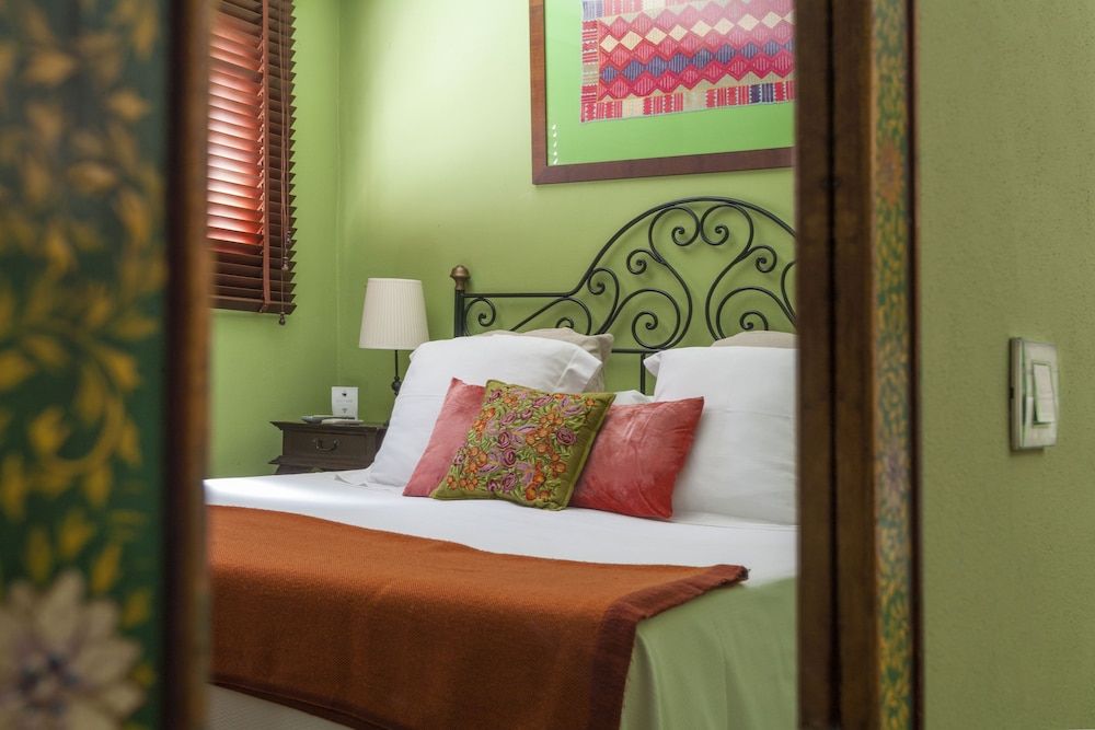 La Casa del Maestro Superior Room