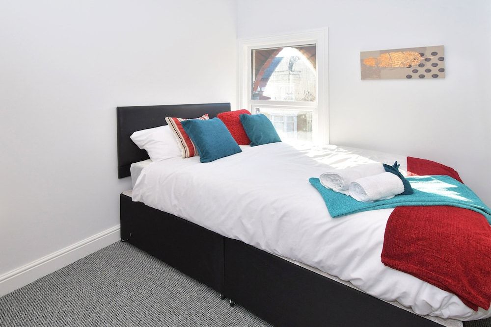Superior Single Room, Shared Bathroom (With TV)