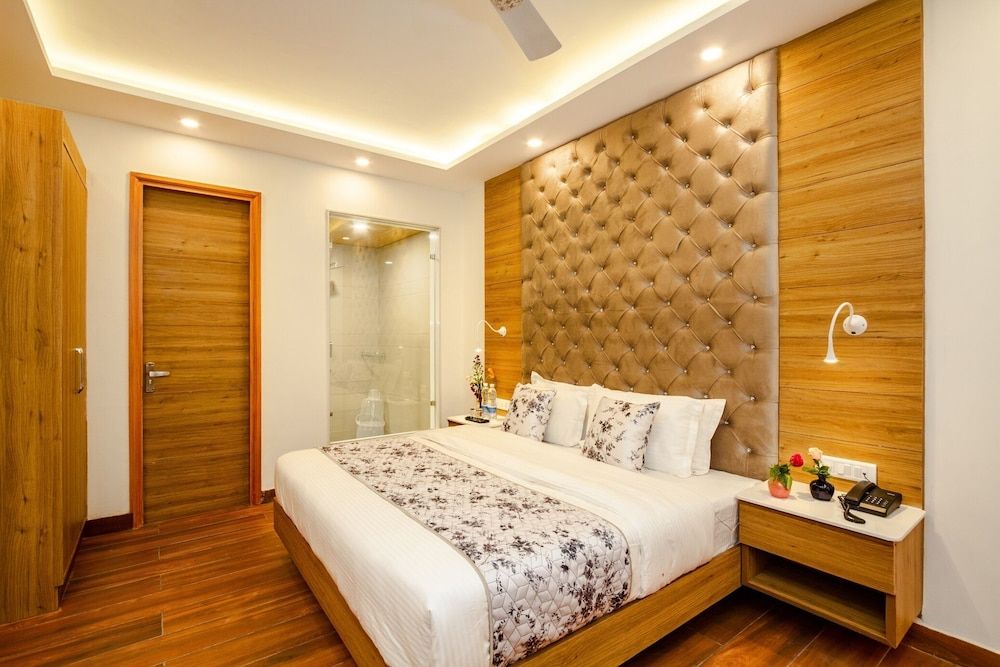 Anand Vardhan Resorts Elite Room