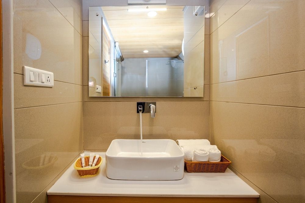 Anand Vardhan Resorts Elite Room 5