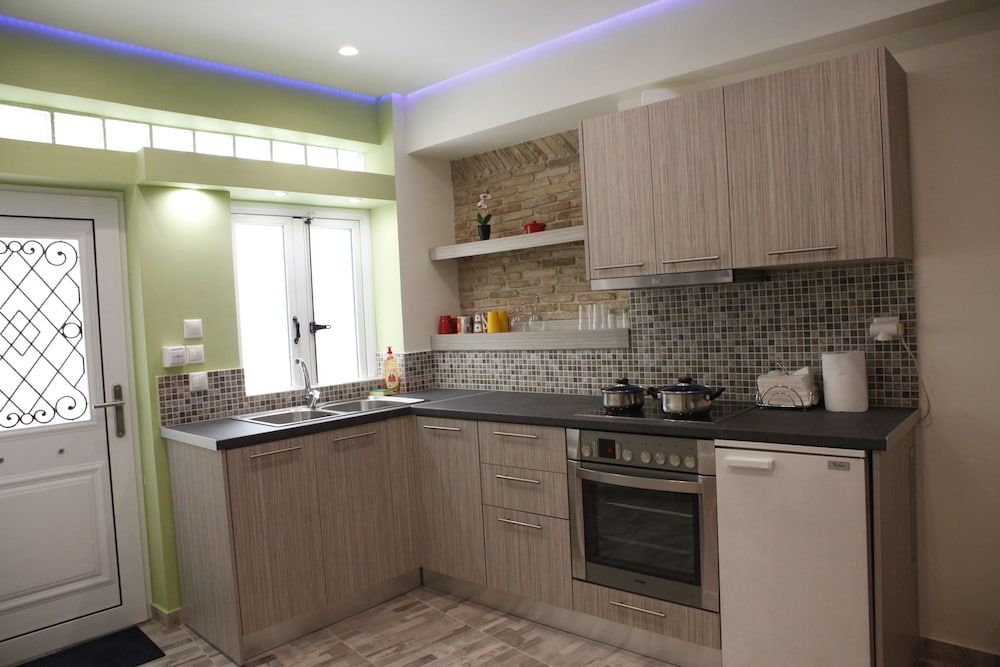 undefined George Studio 7