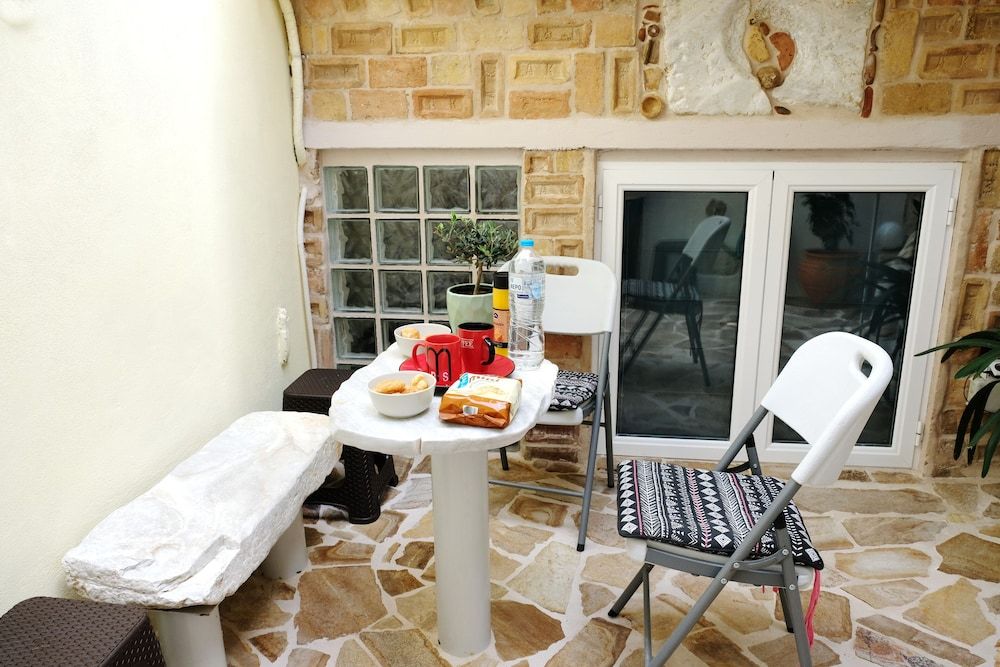 undefined George Studio 10