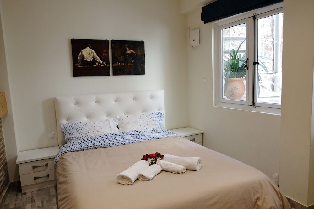 undefined George Studio