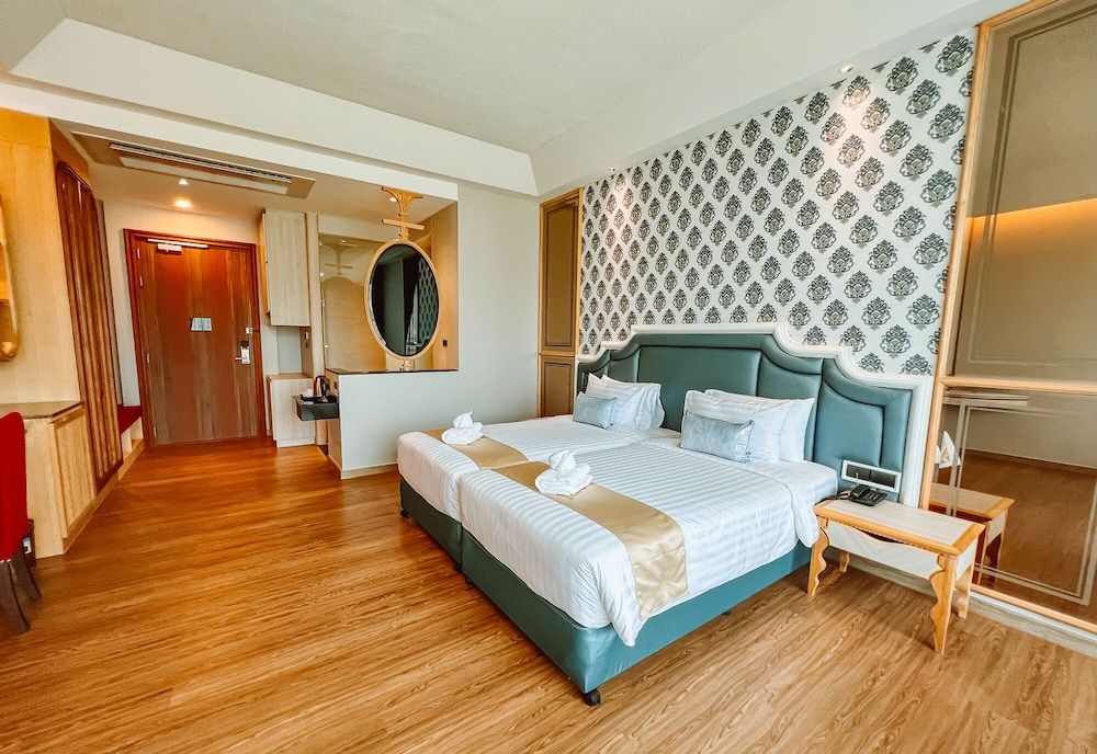 Deluxe Double or Twin Room