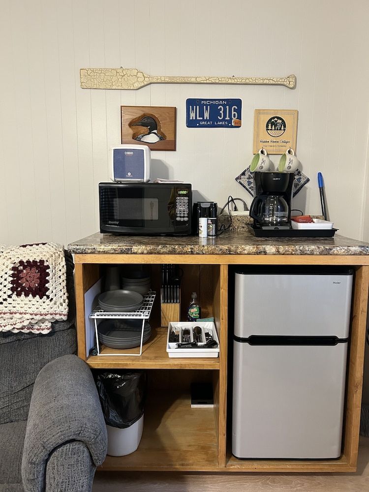 Hidden Haven Cottages Cottage #8 Michigan Summer, 1 Bedroom 6