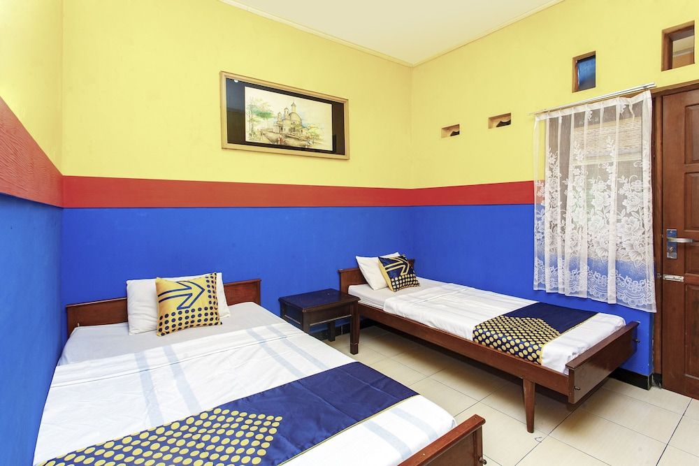 SPOT ON 2815 Hotel Damai Economy Double Room 3