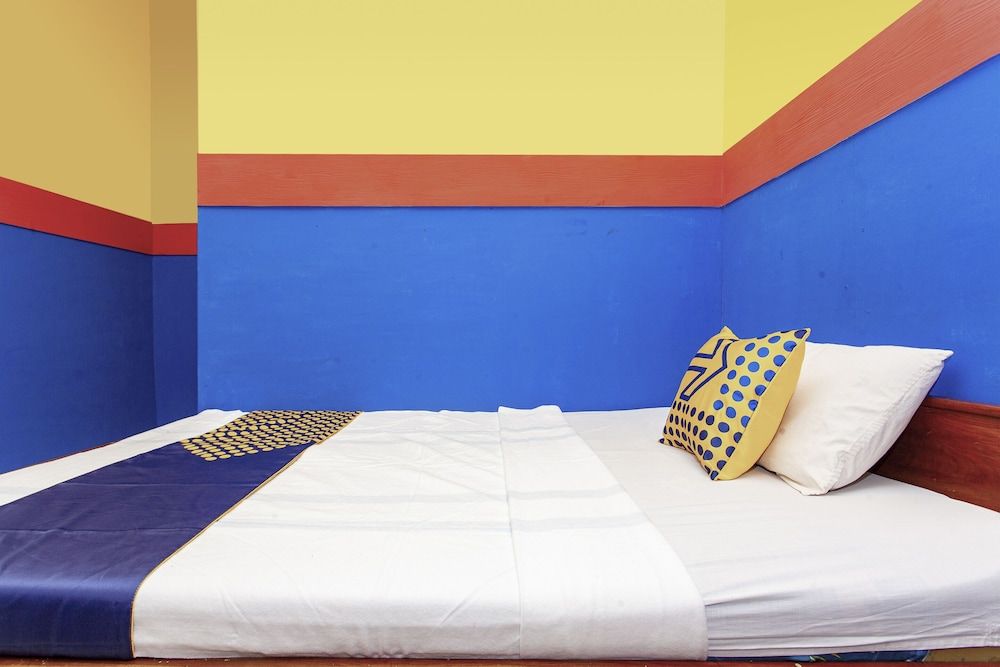 SPOT ON 2815 Hotel Damai Economy Double Room 4