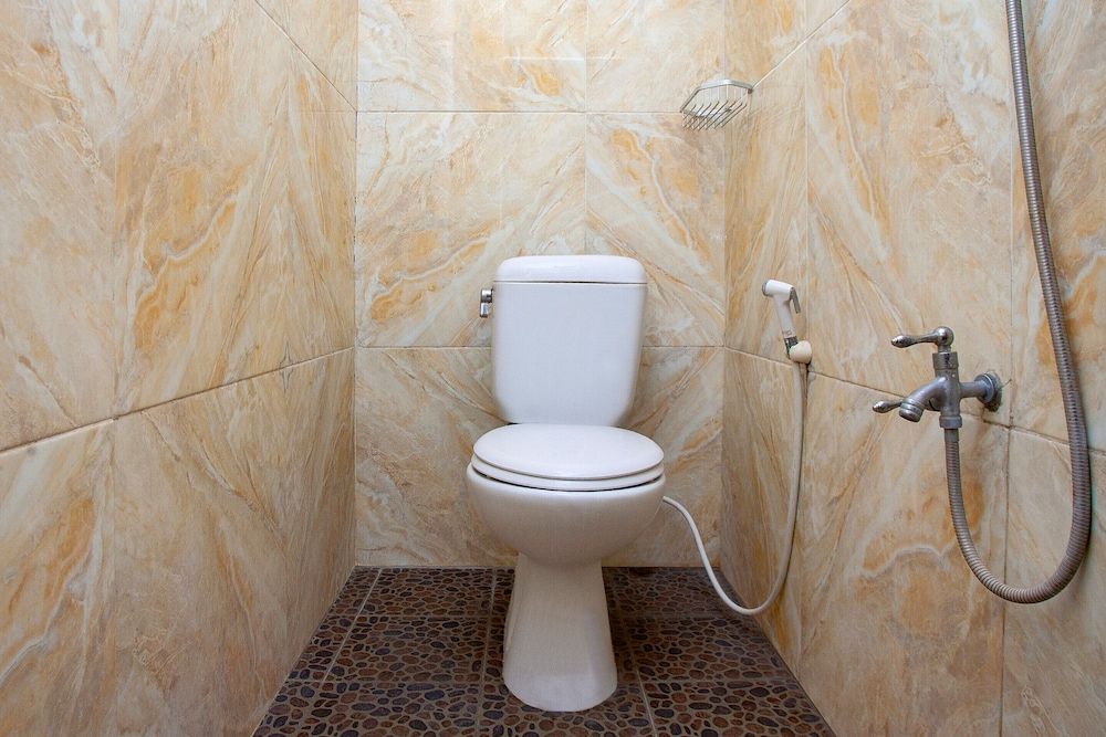 SPOT ON 2815 Hotel Damai Basic Twin Room 9