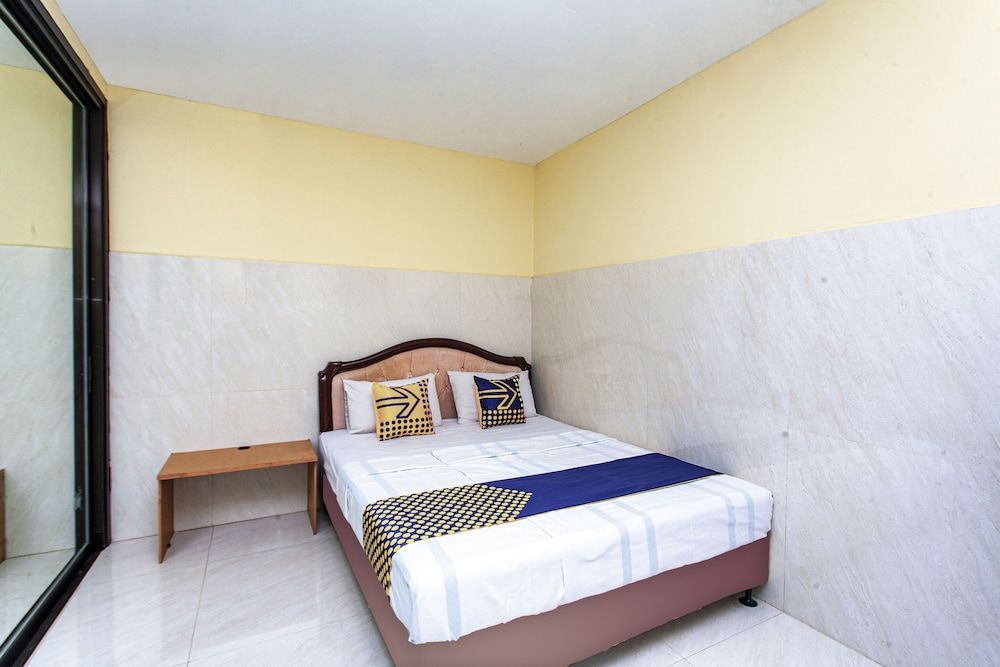 SPOT ON 2815 Hotel Damai Double Room 4