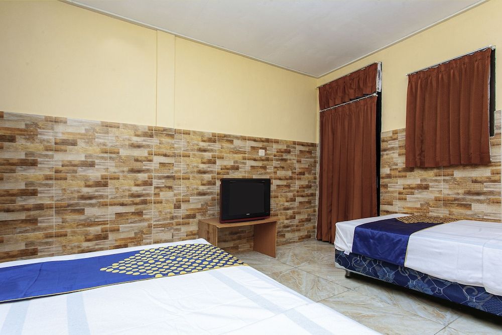 SPOT ON 2815 Hotel Damai Basic Twin Room 4