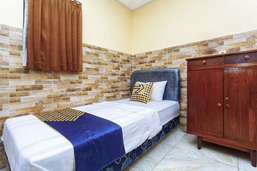 SPOT ON 2815 Hotel Damai Basic Twin Room 7