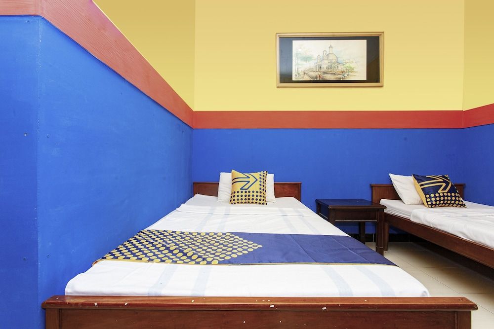 SPOT ON 2815 Hotel Damai Economy Double Room 2