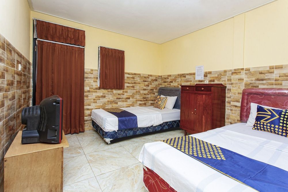 SPOT ON 2815 Hotel Damai Basic Twin Room 3