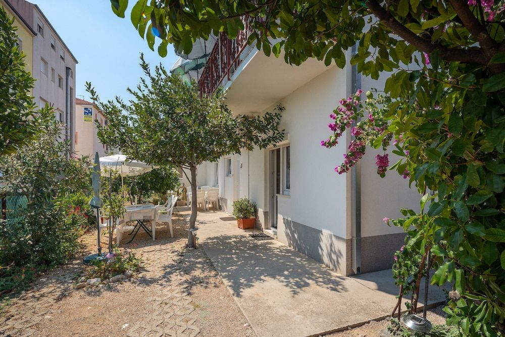 undefined A1 - apt Near Beach With Patio, Parking and Grill 2