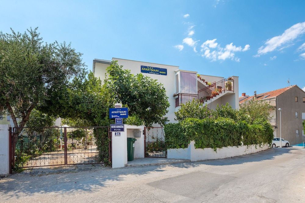 undefined A1 - apt Near Beach With Patio, Parking and Grill 4