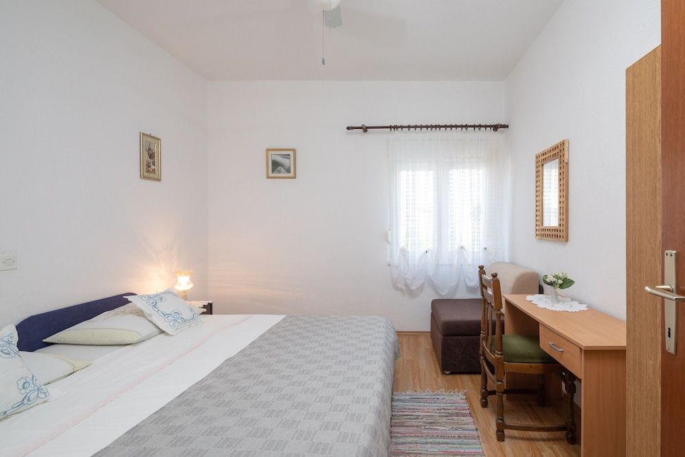 A1 - apt Near Beach With Patio, Parking and Grill Apartment