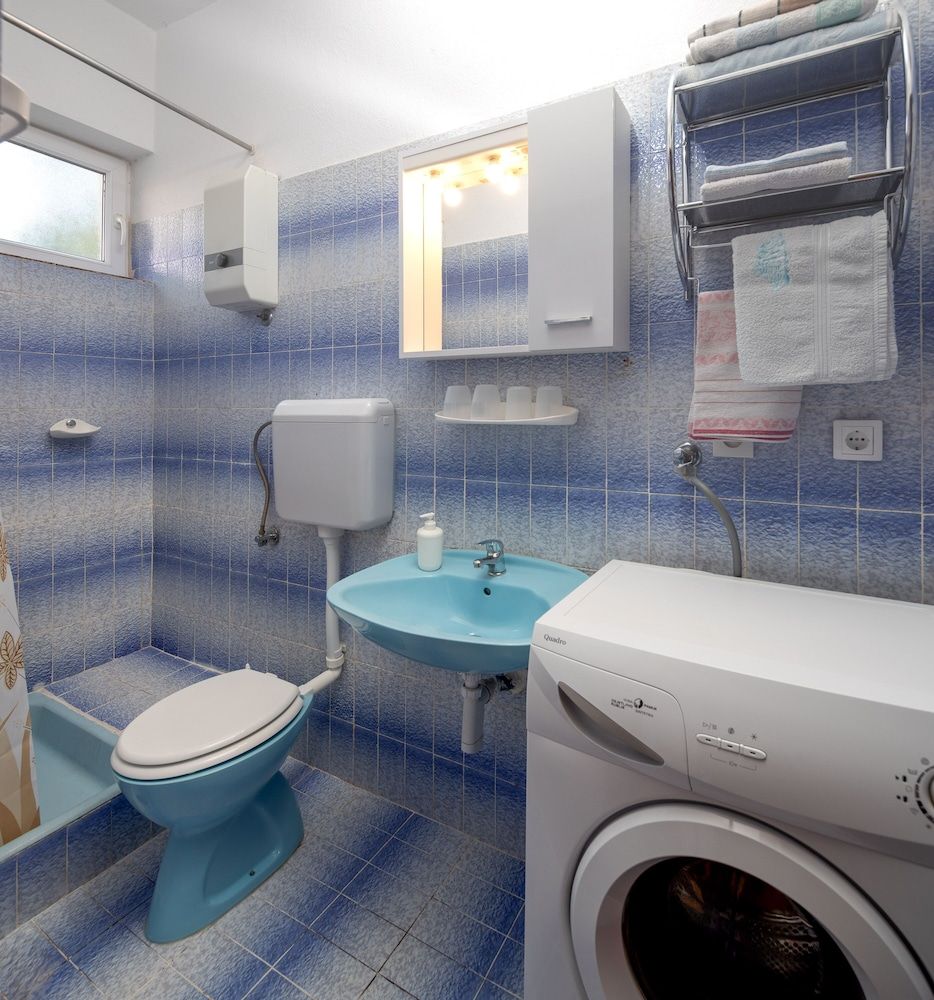 A1 - apt Near Beach With Patio, Parking and Grill Apartment 7