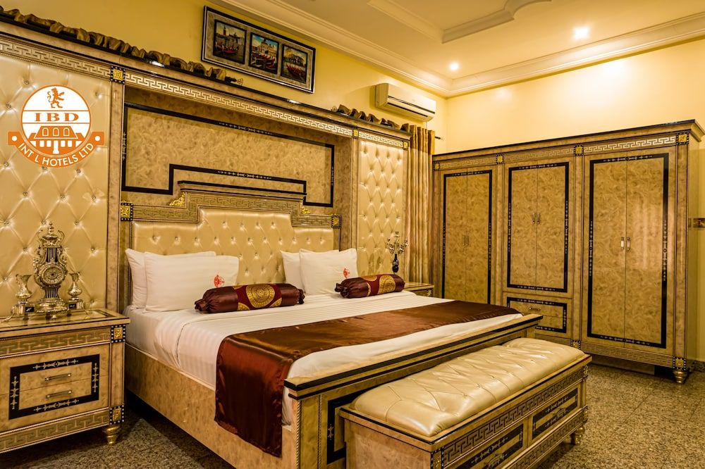 Presidential Suite