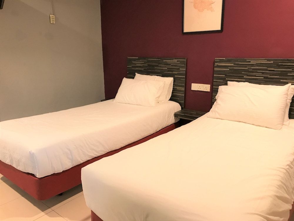 undefined OYO 90487 K Threegod Hotel 9