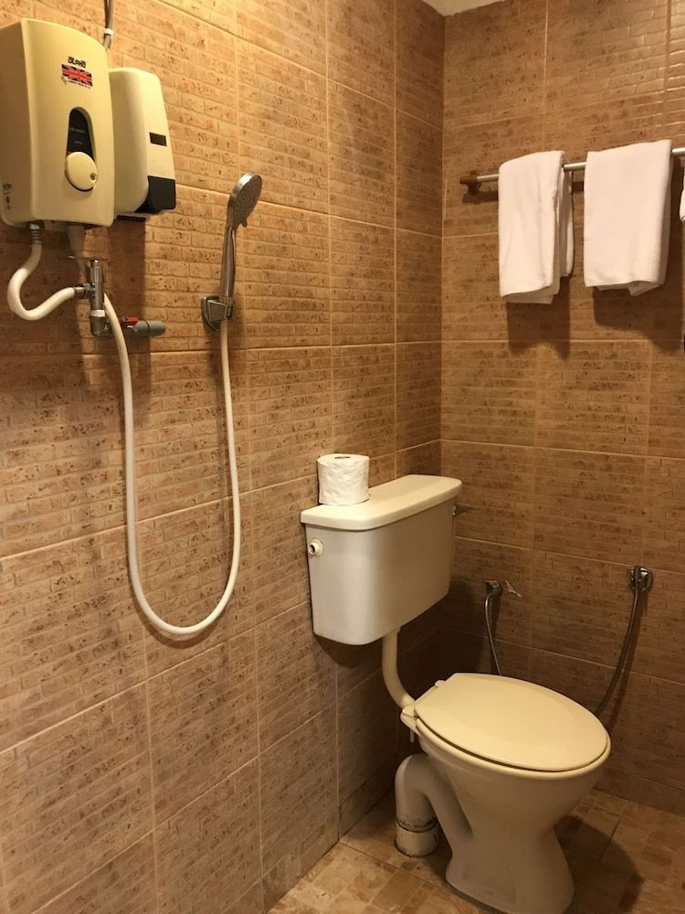 undefined OYO 90487 K Threegod Hotel 8