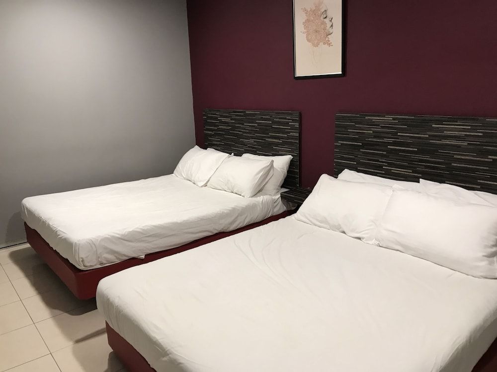 OYO 90487 K Threegod Hotel Family Suite 3