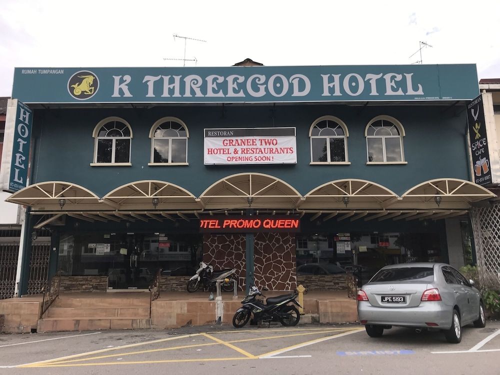 undefined OYO 90487 K Threegod Hotel 2