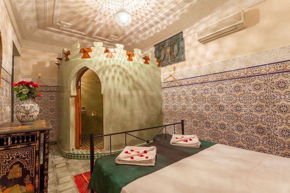 undefined Riad Tasneem 10