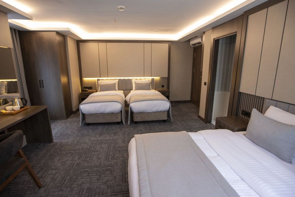 undefined The Green Otel 3