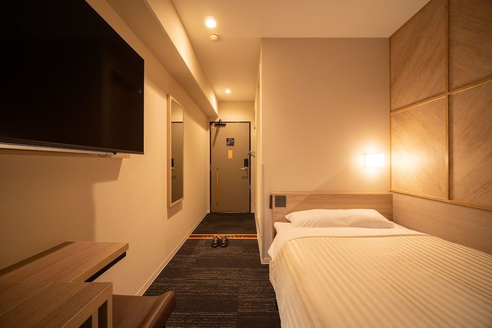 Super Hotel Kobe Business Single Room, Non Smoking 2