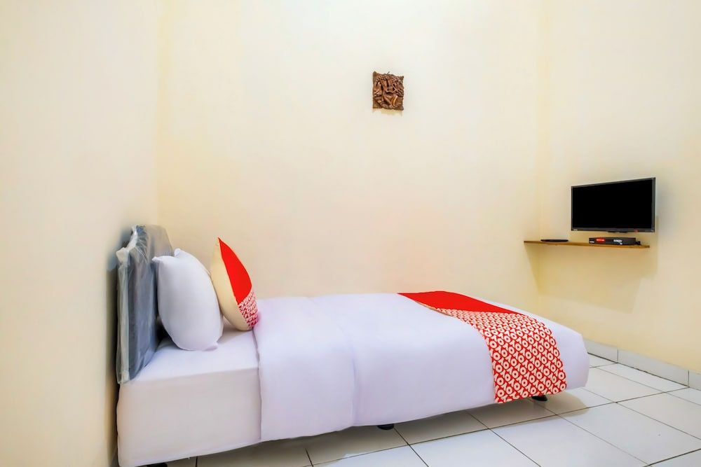 Hotel O Syariah Tasikmalaya Near Universitas Siliwangi Formerly Siliwangi Guest House Deluxe Single Room 4