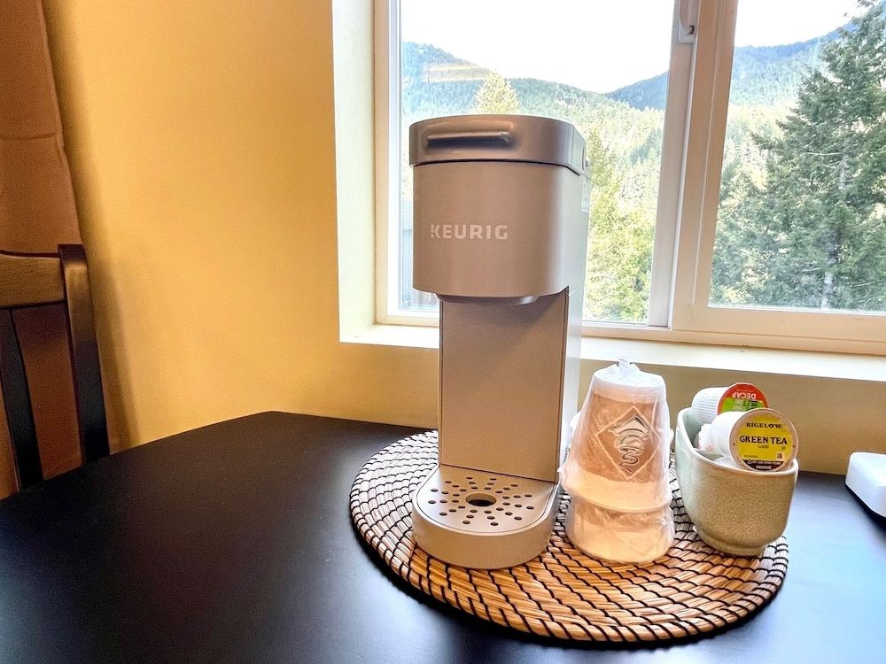 Terra Vista Chalet Deluxe Room, 1 Queen Bed, Mountain View 8