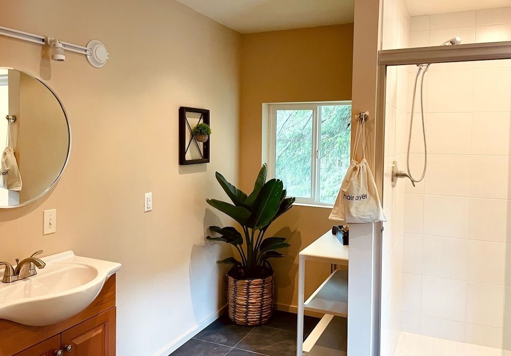 Terra Vista Chalet Comfort Room, 1 Queen Bed, Fireplace, Mountain View 8