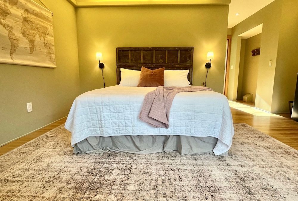 Terra Vista Chalet Deluxe Room, 1 Queen Bed, Mountain View 3