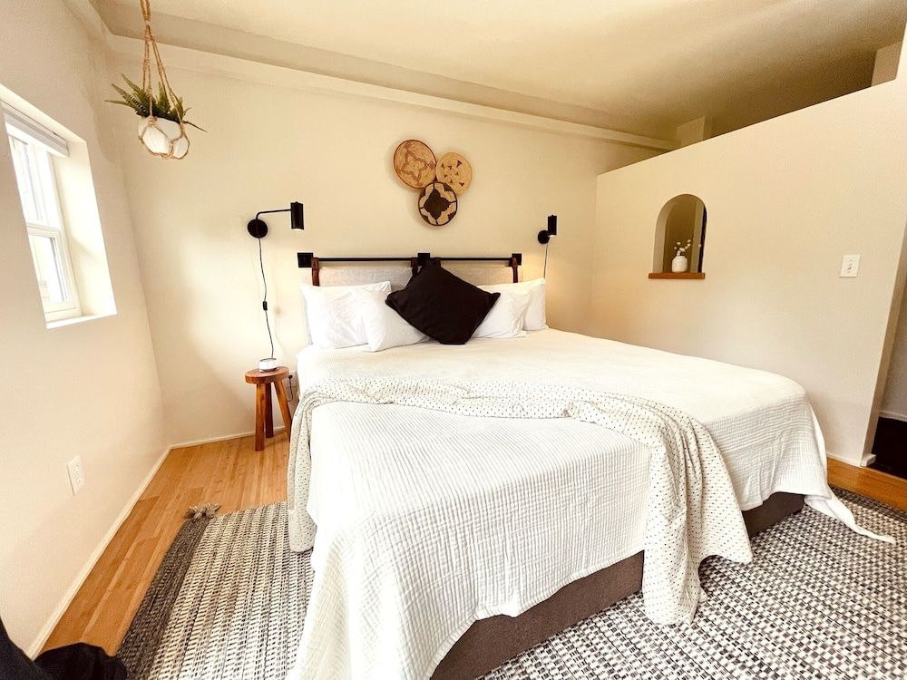 Terra Vista Chalet Standard Room, 1 King Bed, Fireplace