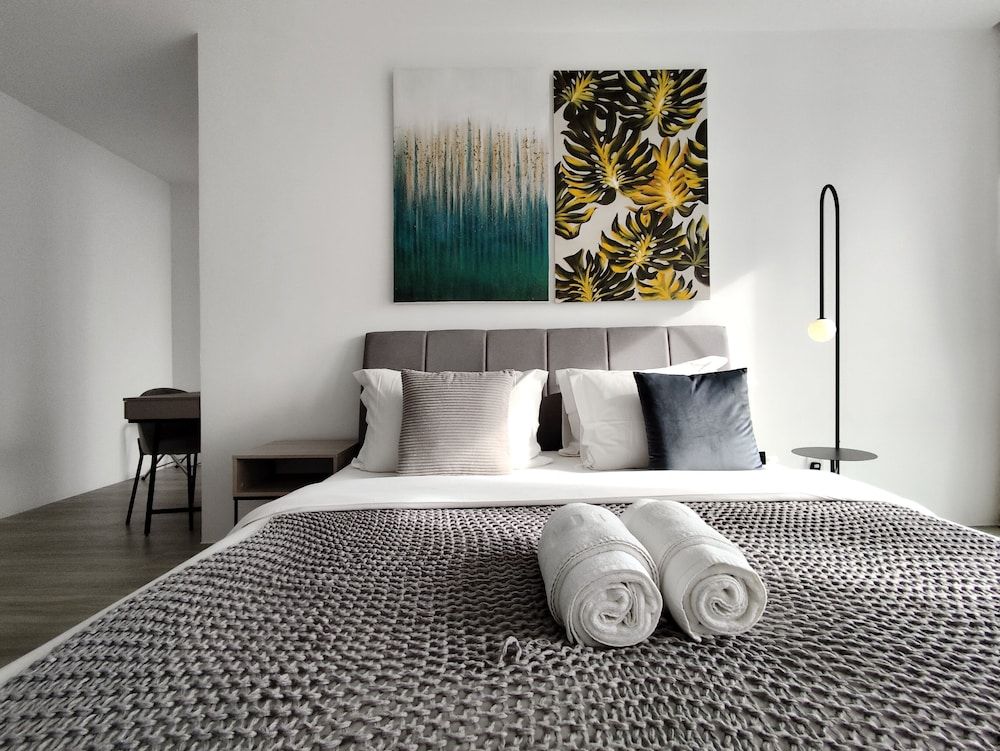 Lumi Tropicana Deluxe Condo, 3 Bedrooms 4