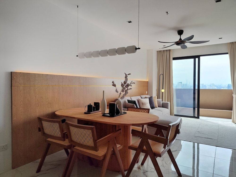 Lumi Tropicana Deluxe Condo, 2 Bedrooms 9