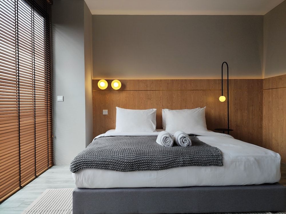 Lumi Tropicana Deluxe Condo, 2 Bedrooms 2