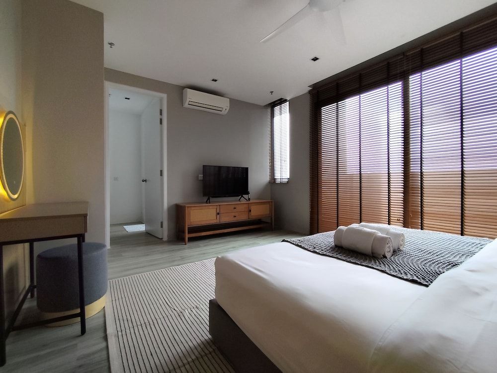 Lumi Tropicana Deluxe Condo, 2 Bedrooms 4