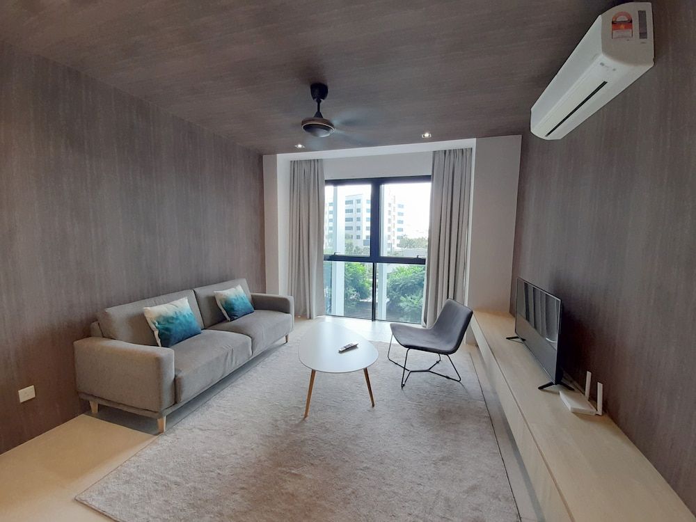 undefined Lumi Tropicana 9